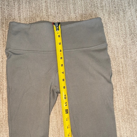 SPANX Women’s Seamless Crop Leggings Tan Shaping High Waist Stretch Pants Size S - Picture 4 of 7